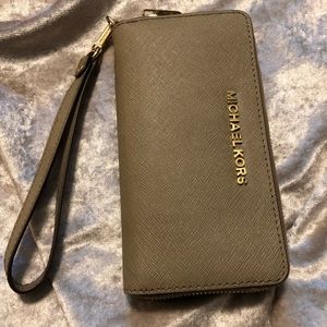 MK wristlet